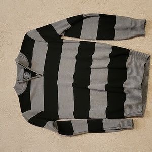 Boys 10/12 long sleeve half zip lightweight sweater.
